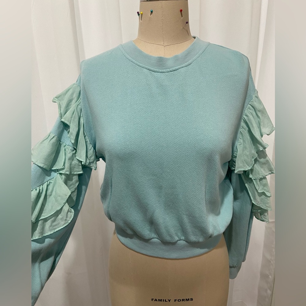 Alice +Olivia Evalyn Ruffled Sleeve Sweatshirt!